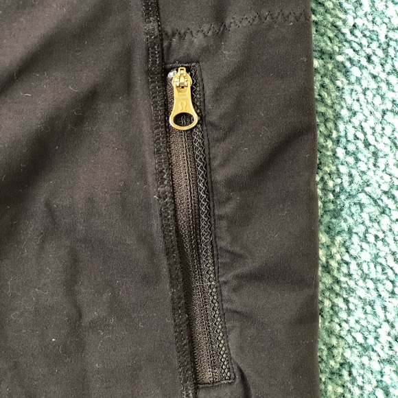Lululemon leggings with gold zipper pockets and mesh ankle detail - Picture 3 of 4